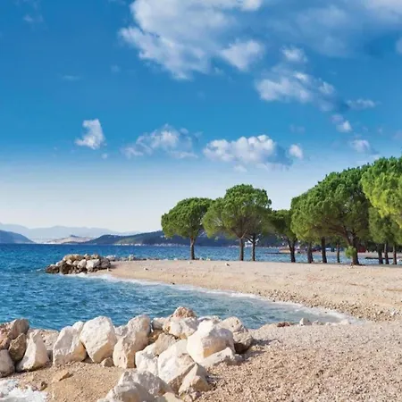 In Croatia With Pool & Forest View