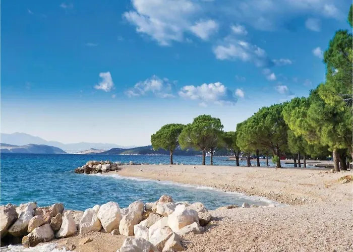 In Croatia With Pool & Forest View