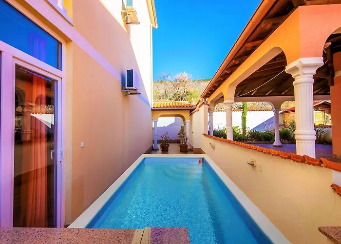 In Croatia With Pool & Forest View דירה