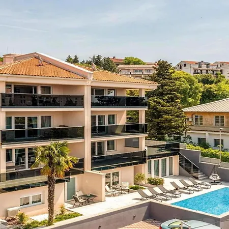 Appartamento In Croatia With Pool & Forest View *