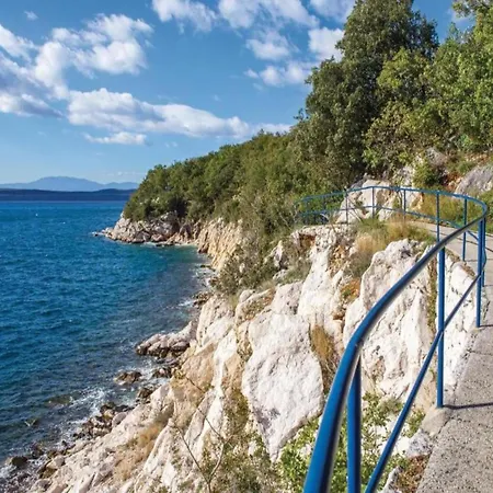 In Croatia With Pool & Forest View Dramalj