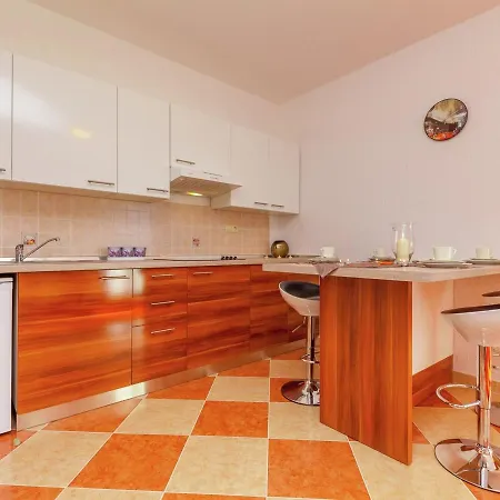 Apartamento In Croatia With Pool & Forest View Dramalj