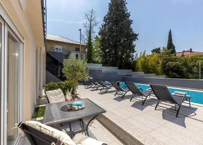 In Croatia With Pool & Forest View Appartamento