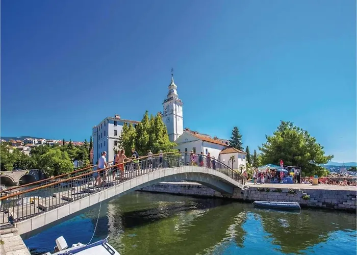 Appartamento In Croatia With Pool & Forest View