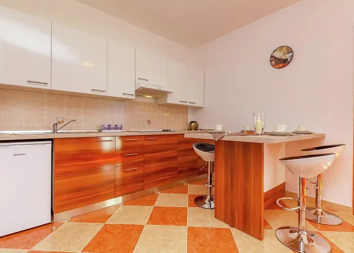 Apartment In Croatia With Pool & Forest View Dramalj