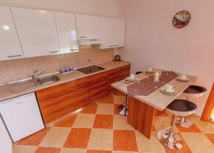 In Croatia With Pool & Forest View *